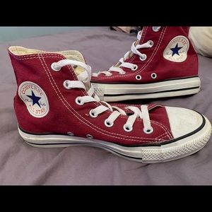 maroon converse